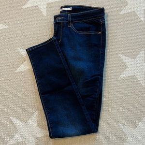 Levi’s 711 Skinny